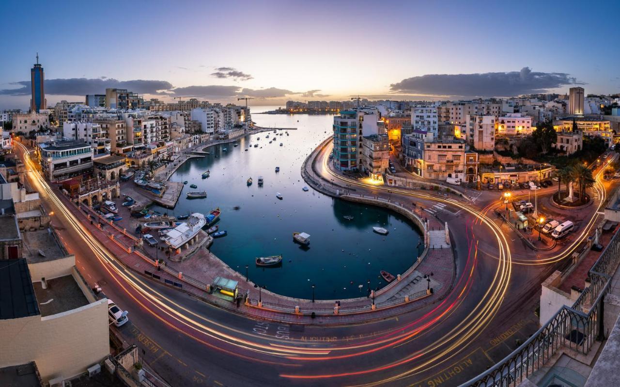 Spacious Apartment Steps To The Promenade Sliema Exteriér fotografie