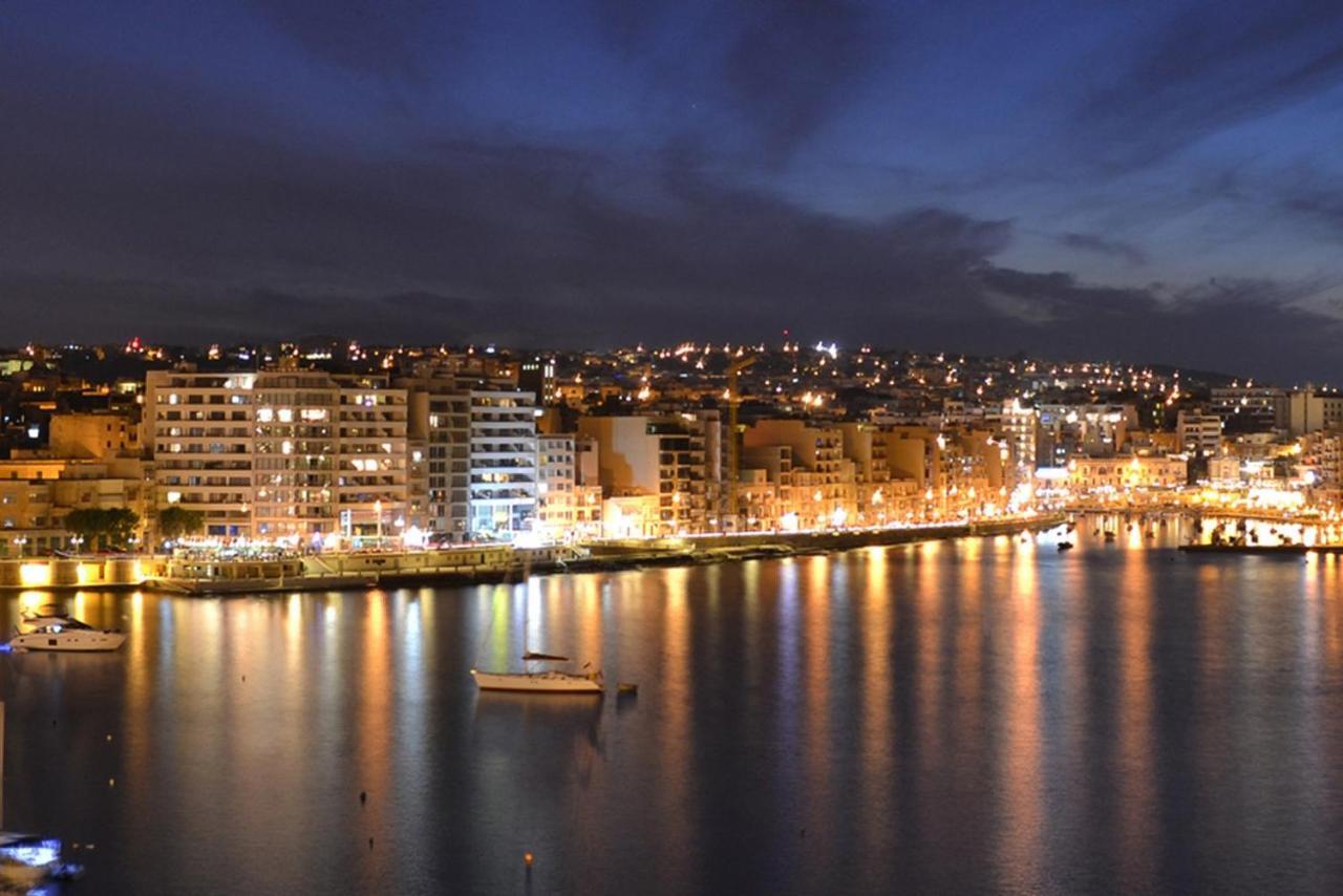 Spacious Apartment Steps To The Promenade Sliema Exteriér fotografie
