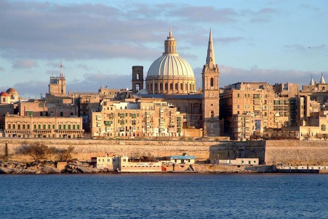 Spacious Apartment Steps To The Promenade Sliema Exteriér fotografie
