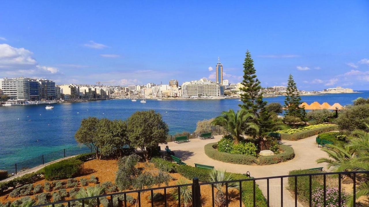 Spacious Apartment Steps To The Promenade Sliema Exteriér fotografie