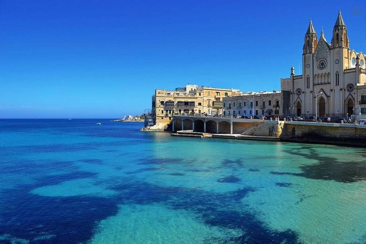 Spacious Apartment Steps To The Promenade Sliema Exteriér fotografie