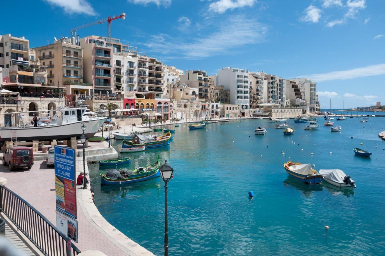 Spacious Apartment Steps To The Promenade Sliema Exteriér fotografie